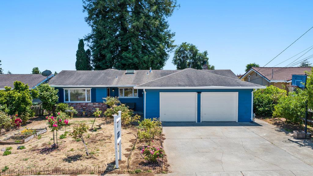 Detail Gallery Image 7 of 40 For 21 Karen Dr, Watsonville,  CA 95076 - 3 Beds | 2 Baths