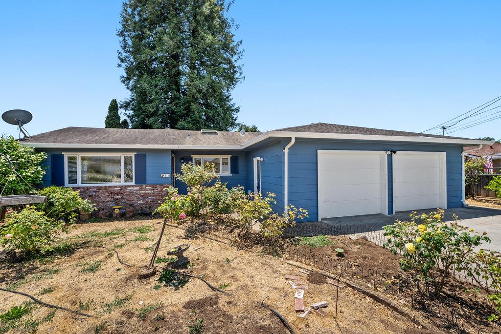 Detail Gallery Image 9 of 40 For 21 Karen Dr, Watsonville,  CA 95076 - 3 Beds | 2 Baths