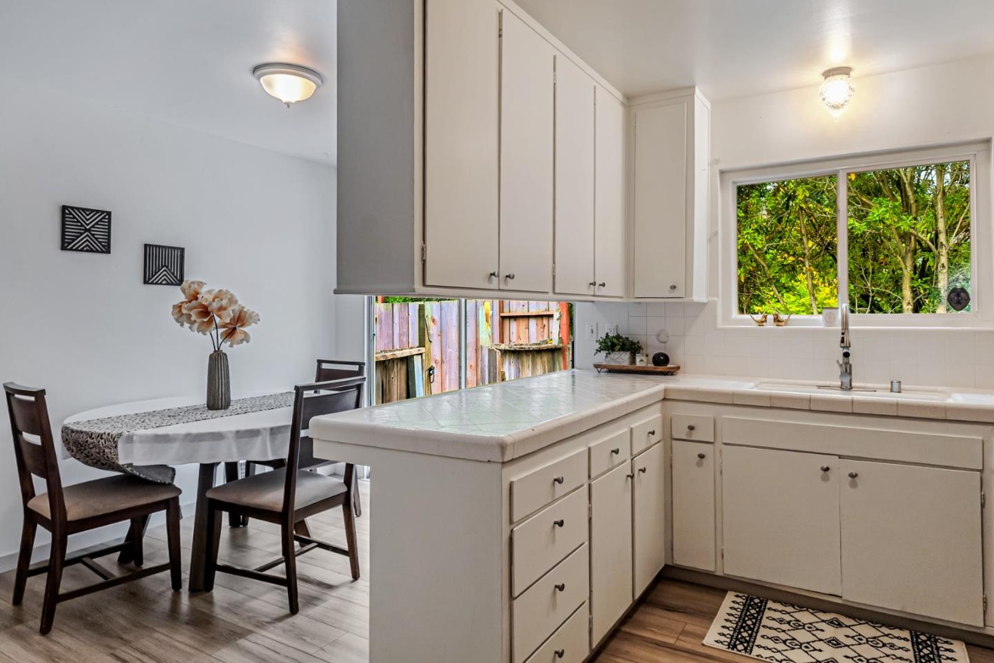 Detail Gallery Image 12 of 30 For 2259 Chanticleer Ave, Santa Cruz,  CA 95062 - 3 Beds | 2 Baths
