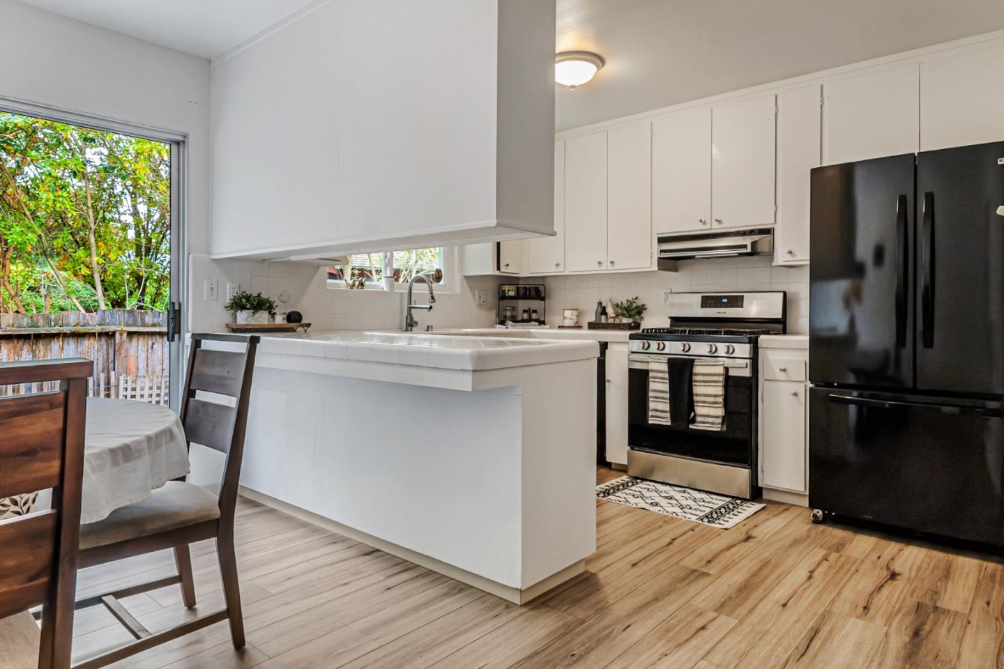 Detail Gallery Image 13 of 30 For 2259 Chanticleer Ave, Santa Cruz,  CA 95062 - 3 Beds | 2 Baths