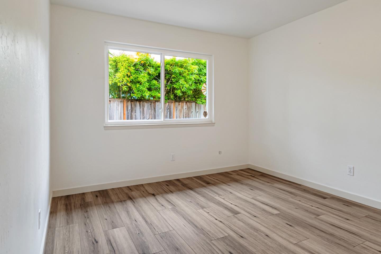 Detail Gallery Image 17 of 30 For 2259 Chanticleer Ave, Santa Cruz,  CA 95062 - 3 Beds | 2 Baths