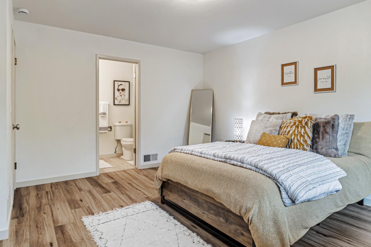 Detail Gallery Image 19 of 30 For 2259 Chanticleer Ave, Santa Cruz,  CA 95062 - 3 Beds | 2 Baths