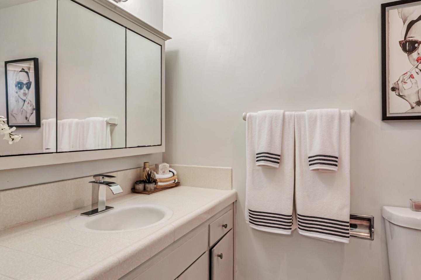 Detail Gallery Image 20 of 30 For 2259 Chanticleer Ave, Santa Cruz,  CA 95062 - 3 Beds | 2 Baths