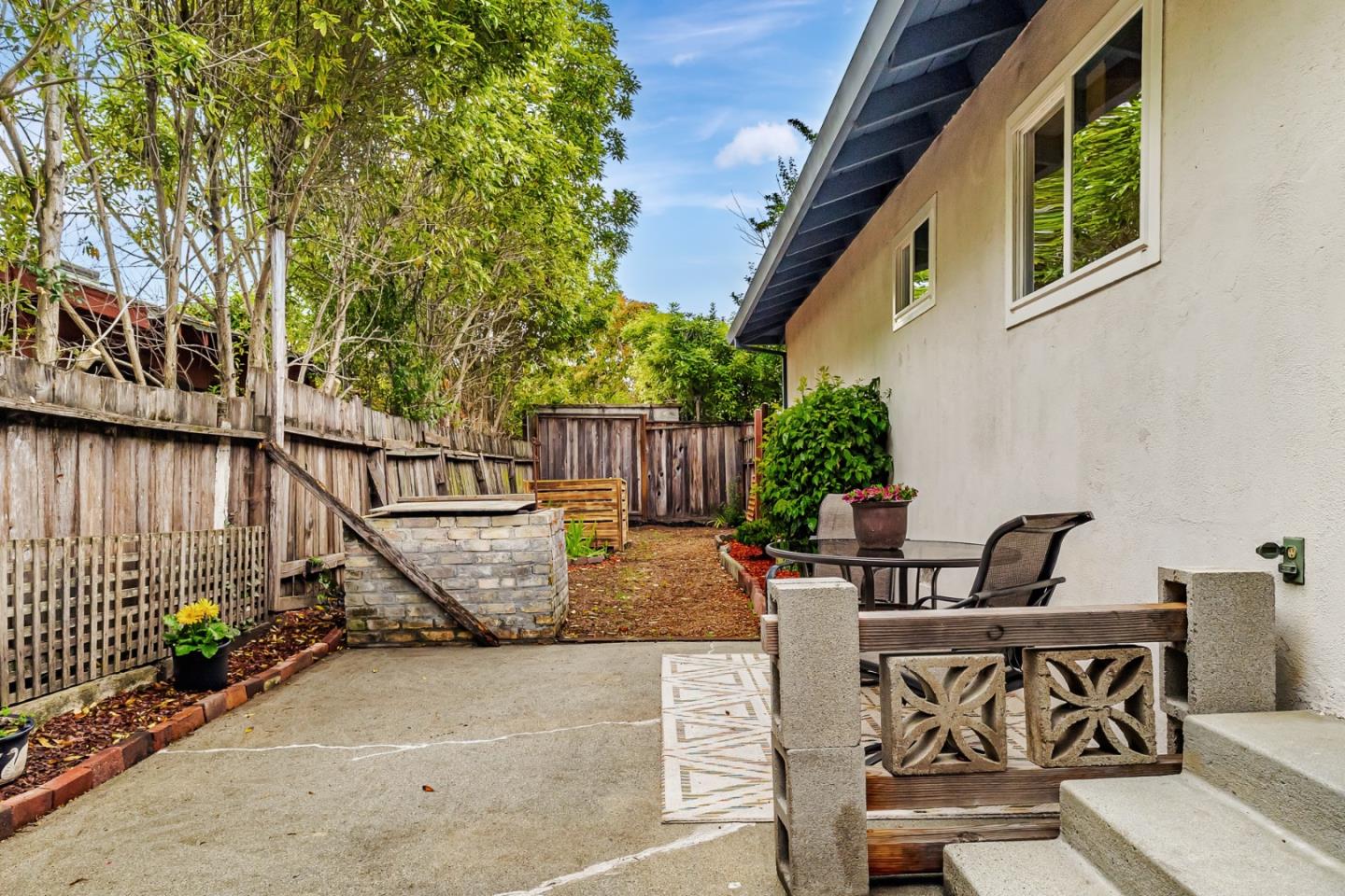 Detail Gallery Image 21 of 30 For 2259 Chanticleer Ave, Santa Cruz,  CA 95062 - 3 Beds | 2 Baths