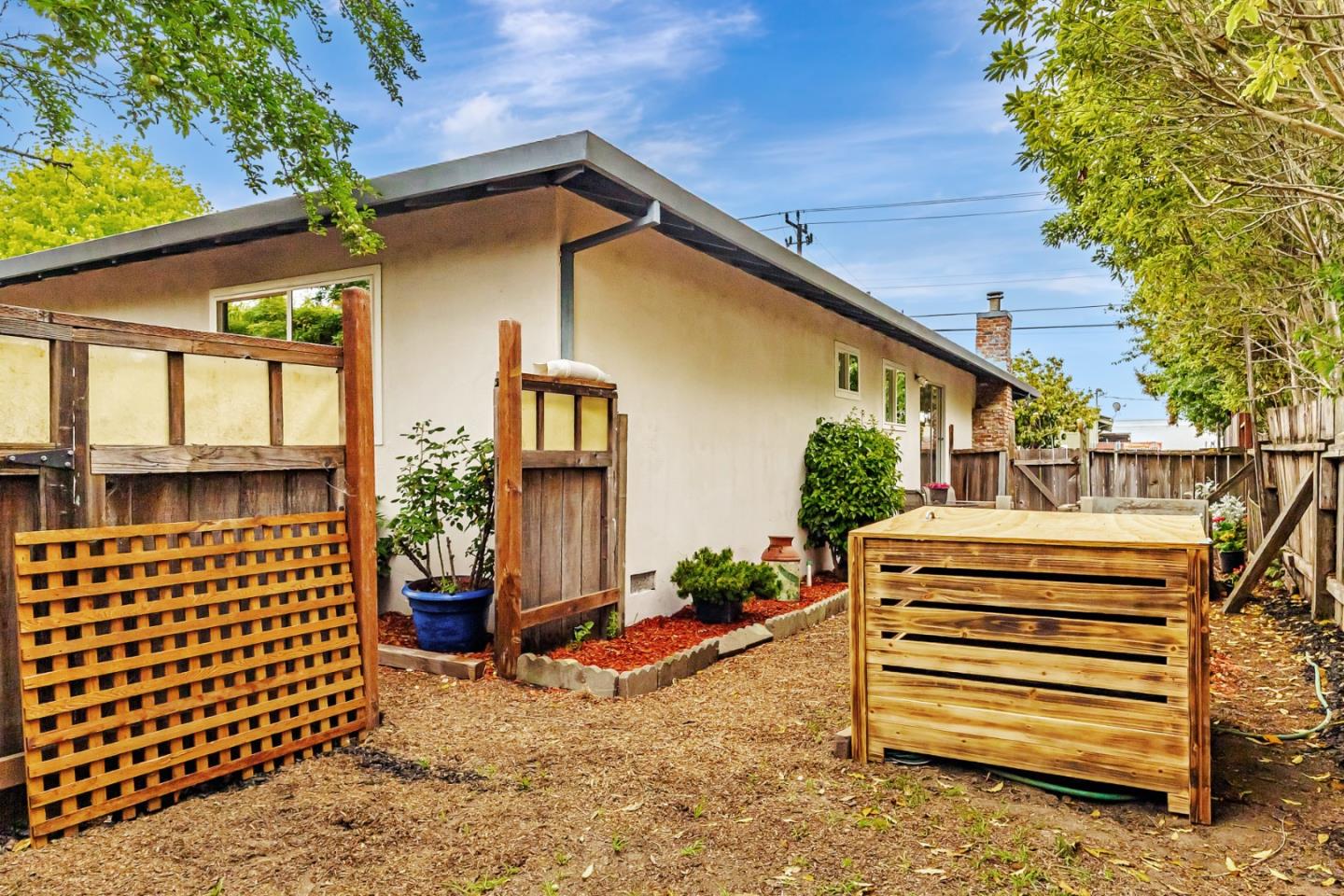 Detail Gallery Image 22 of 30 For 2259 Chanticleer Ave, Santa Cruz,  CA 95062 - 3 Beds | 2 Baths