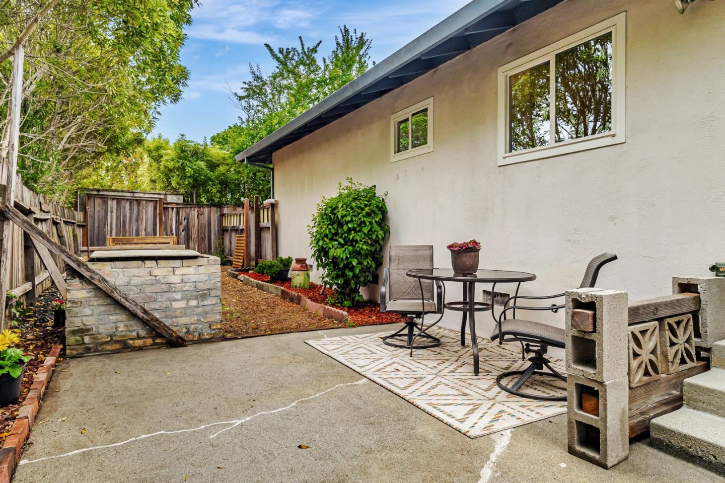 Detail Gallery Image 26 of 30 For 2259 Chanticleer Ave, Santa Cruz,  CA 95062 - 3 Beds | 2 Baths