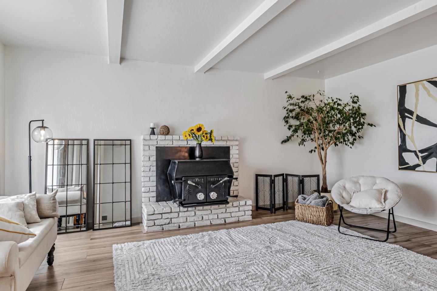 Detail Gallery Image 4 of 30 For 2259 Chanticleer Ave, Santa Cruz,  CA 95062 - 3 Beds | 2 Baths