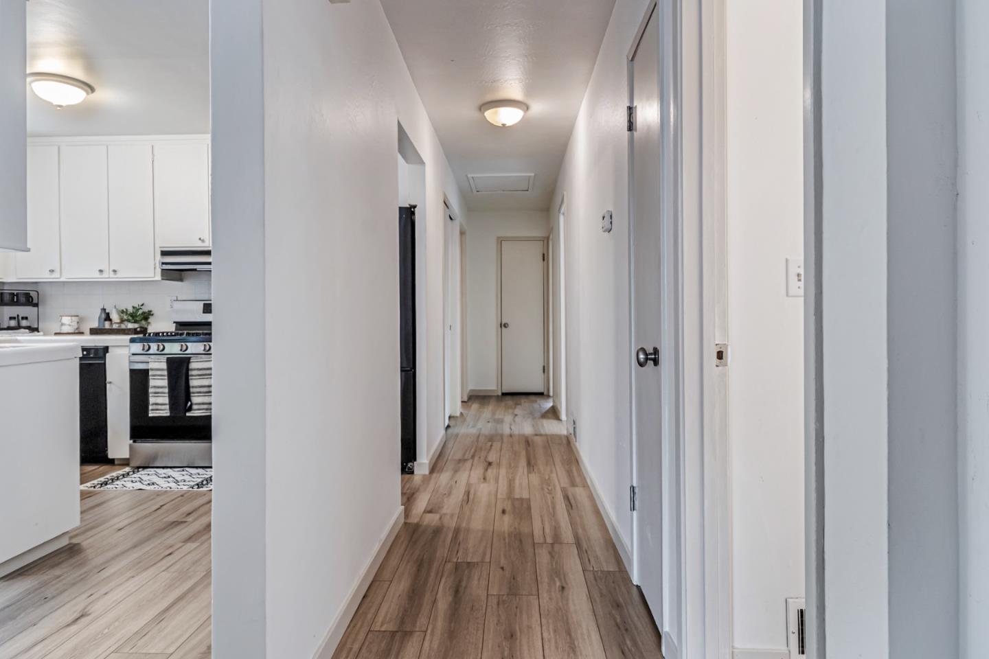Detail Gallery Image 8 of 30 For 2259 Chanticleer Ave, Santa Cruz,  CA 95062 - 3 Beds | 2 Baths
