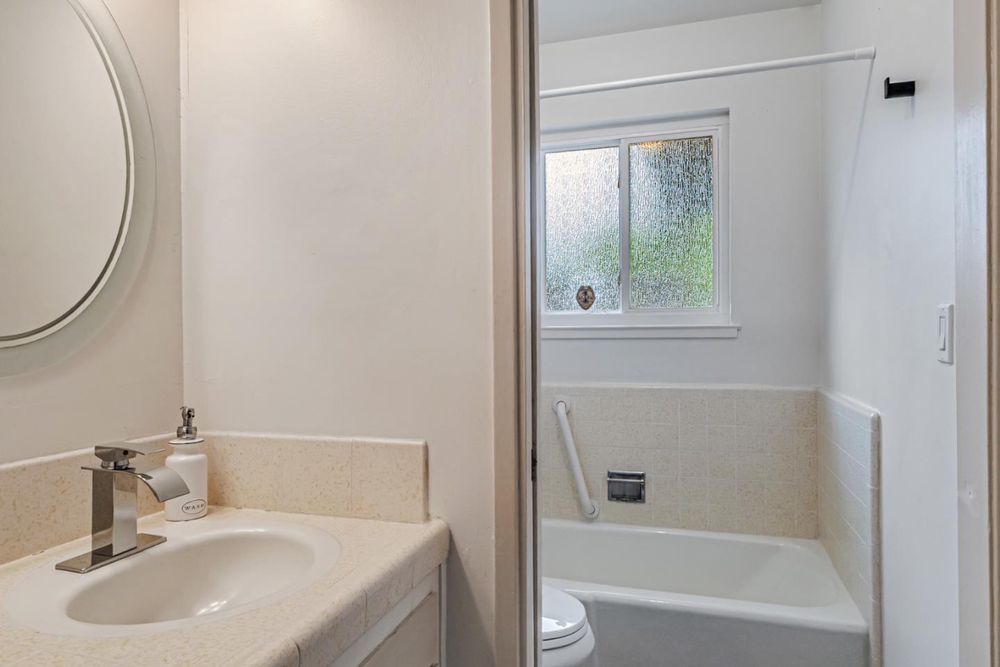 Detail Gallery Image 9 of 30 For 2259 Chanticleer Ave, Santa Cruz,  CA 95062 - 3 Beds | 2 Baths