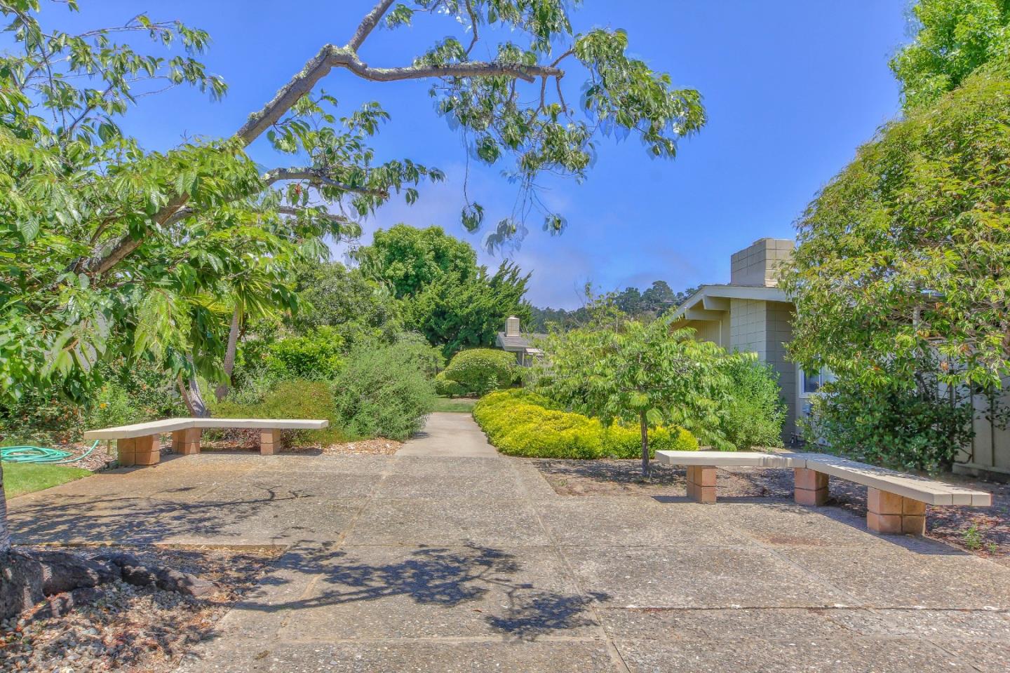 Detail Gallery Image 33 of 38 For 163 Hacienda Carmel, Carmel,  CA 93923 - 2 Beds | 2 Baths