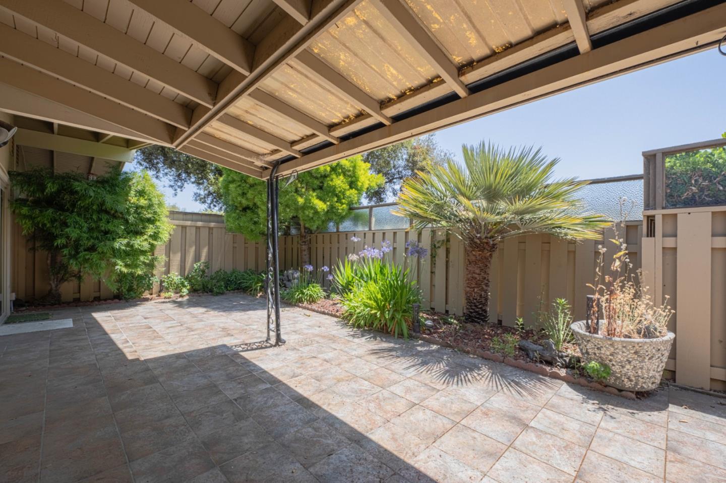 Detail Gallery Image 4 of 38 For 163 Hacienda Carmel, Carmel,  CA 93923 - 2 Beds | 2 Baths