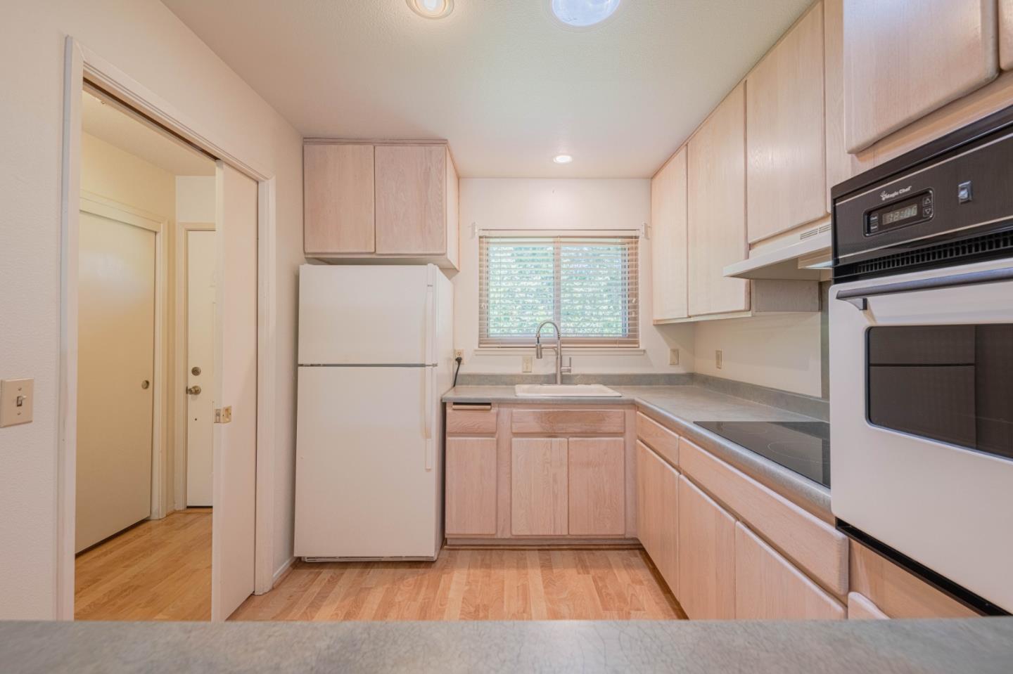 Detail Gallery Image 5 of 38 For 163 Hacienda Carmel, Carmel,  CA 93923 - 2 Beds | 2 Baths
