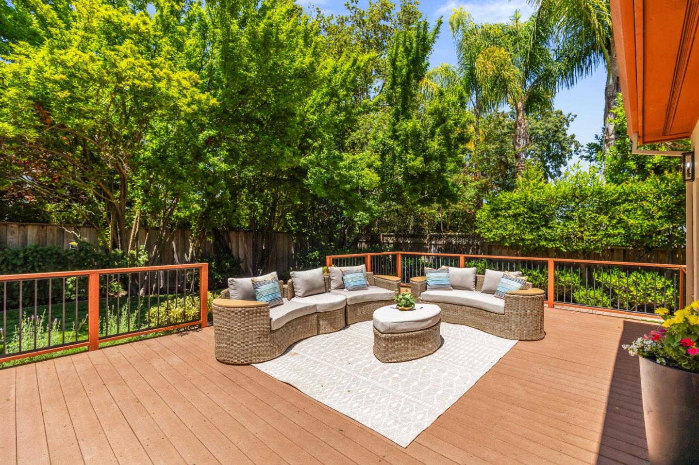 Detail Gallery Image 20 of 27 For 2124 Oakley Ave, Menlo Park,  CA 94025 - 5 Beds | 4 Baths