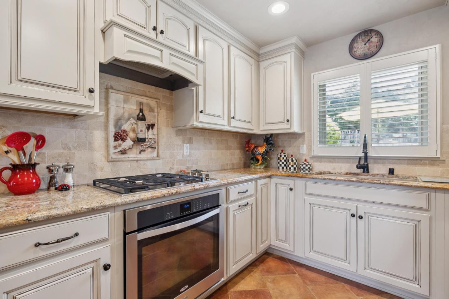 Detail Gallery Image 10 of 28 For 26231 Isabella Ave, Carmel,  CA 93923 - 2 Beds | 2 Baths