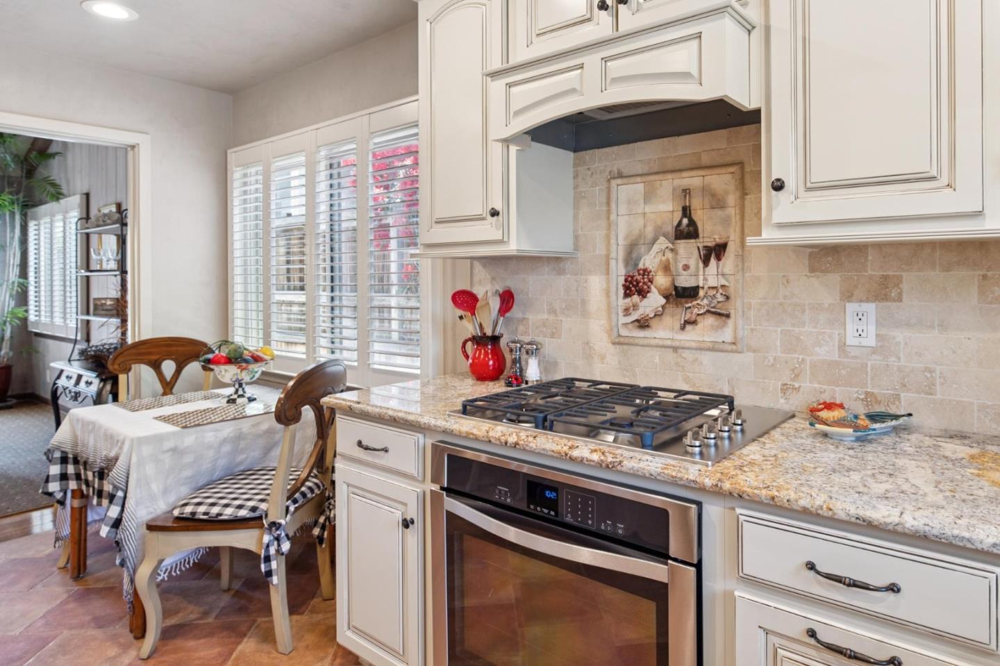 Detail Gallery Image 13 of 28 For 26231 Isabella Ave, Carmel,  CA 93923 - 2 Beds | 2 Baths