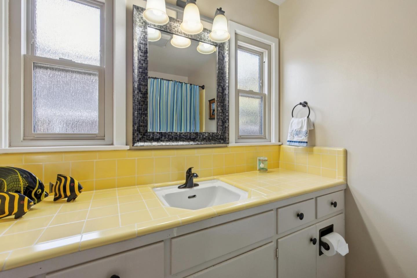 Detail Gallery Image 17 of 28 For 26231 Isabella Ave, Carmel,  CA 93923 - 2 Beds | 2 Baths