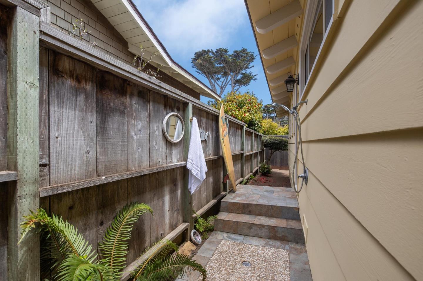 Detail Gallery Image 18 of 28 For 26231 Isabella Ave, Carmel,  CA 93923 - 2 Beds | 2 Baths