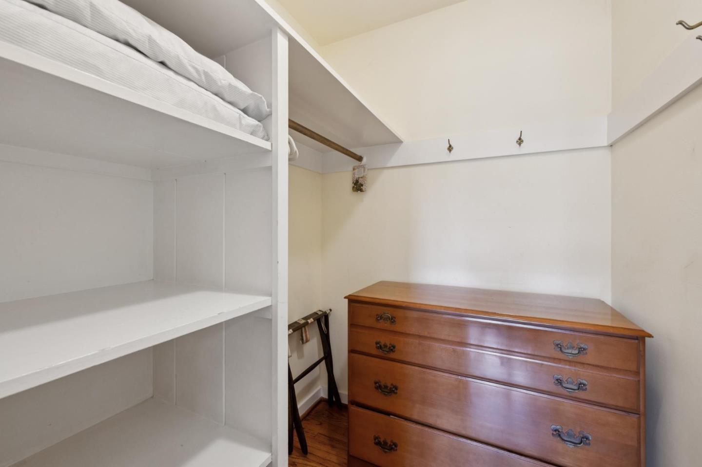 Detail Gallery Image 23 of 28 For 26231 Isabella Ave, Carmel,  CA 93923 - 2 Beds | 2 Baths