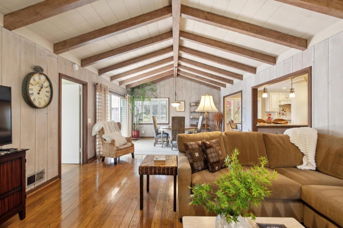 Detail Gallery Image 9 of 28 For 26231 Isabella Ave, Carmel,  CA 93923 - 2 Beds | 2 Baths
