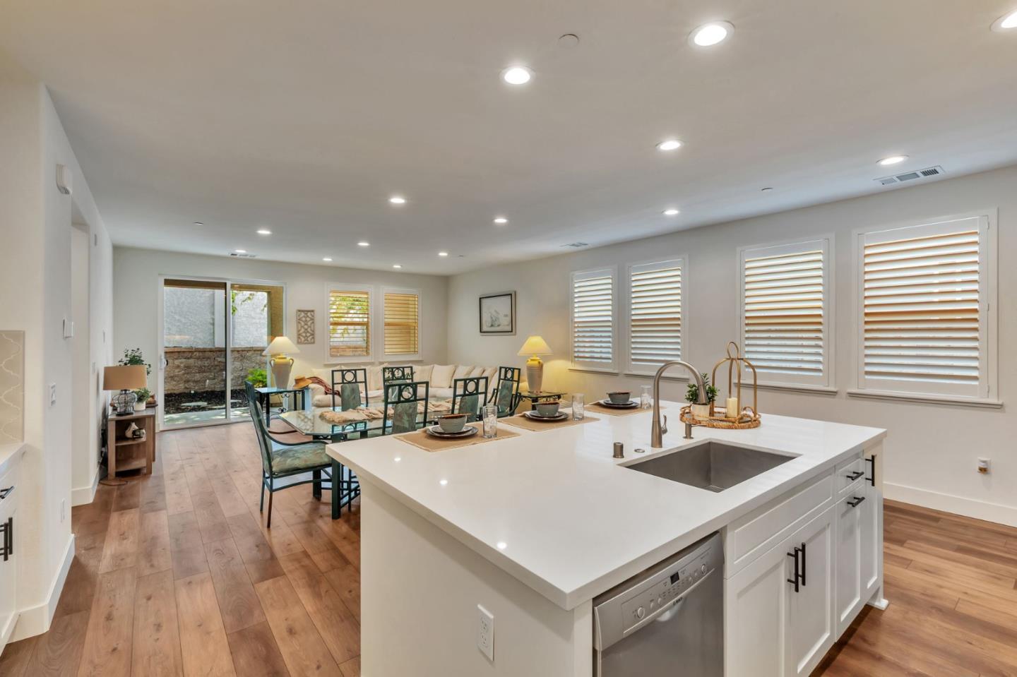 Detail Gallery Image 11 of 36 For 2071 Santoro Way, Hollister,  CA 95023 - 2 Beds | 2 Baths