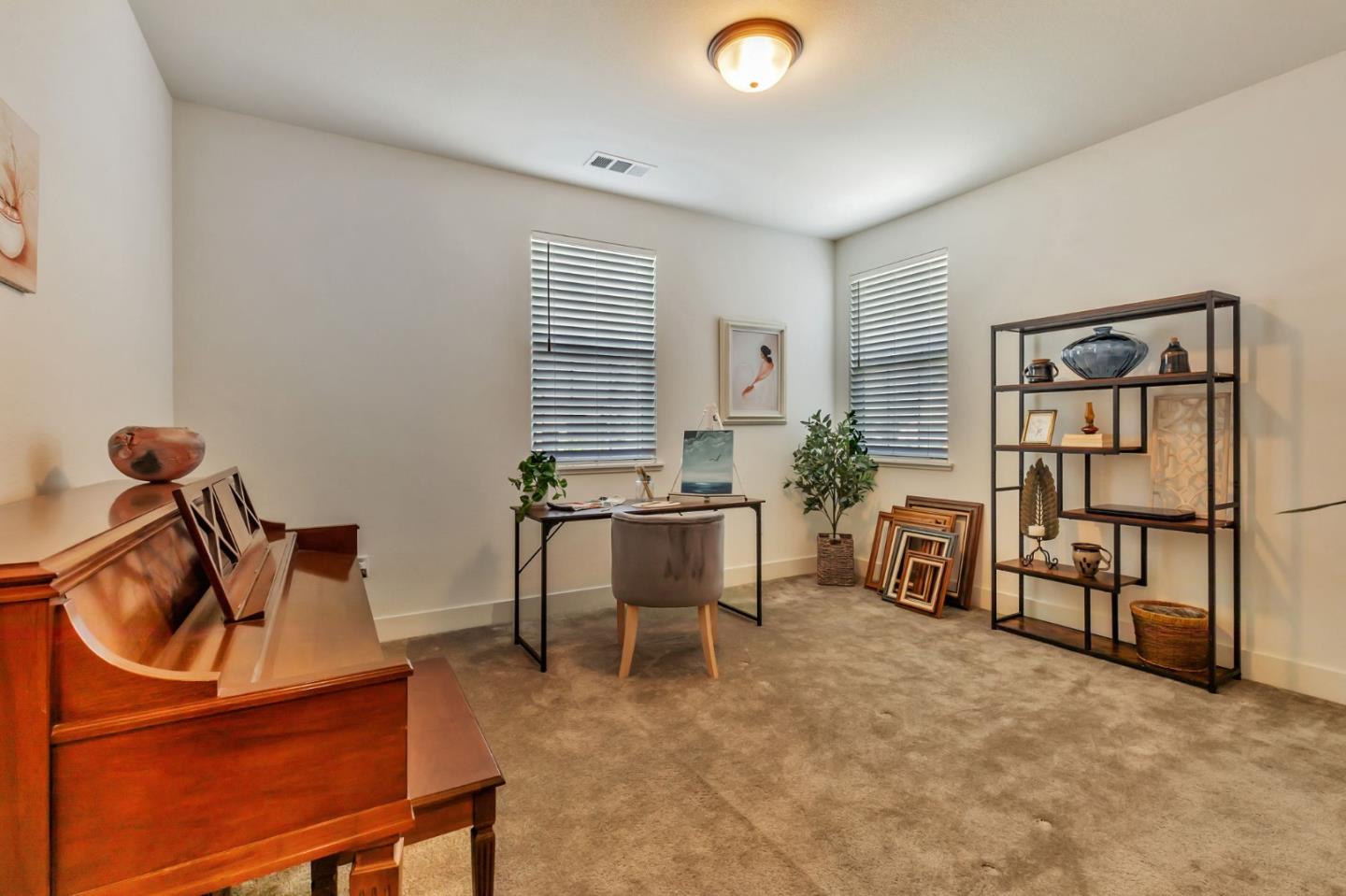 Detail Gallery Image 16 of 36 For 2071 Santoro Way, Hollister,  CA 95023 - 2 Beds | 2 Baths