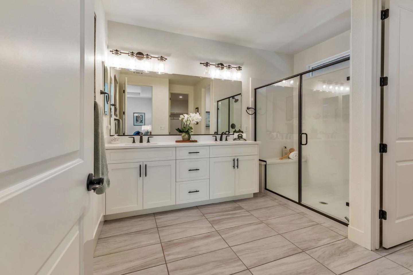 Detail Gallery Image 21 of 36 For 2071 Santoro Way, Hollister,  CA 95023 - 2 Beds | 2 Baths