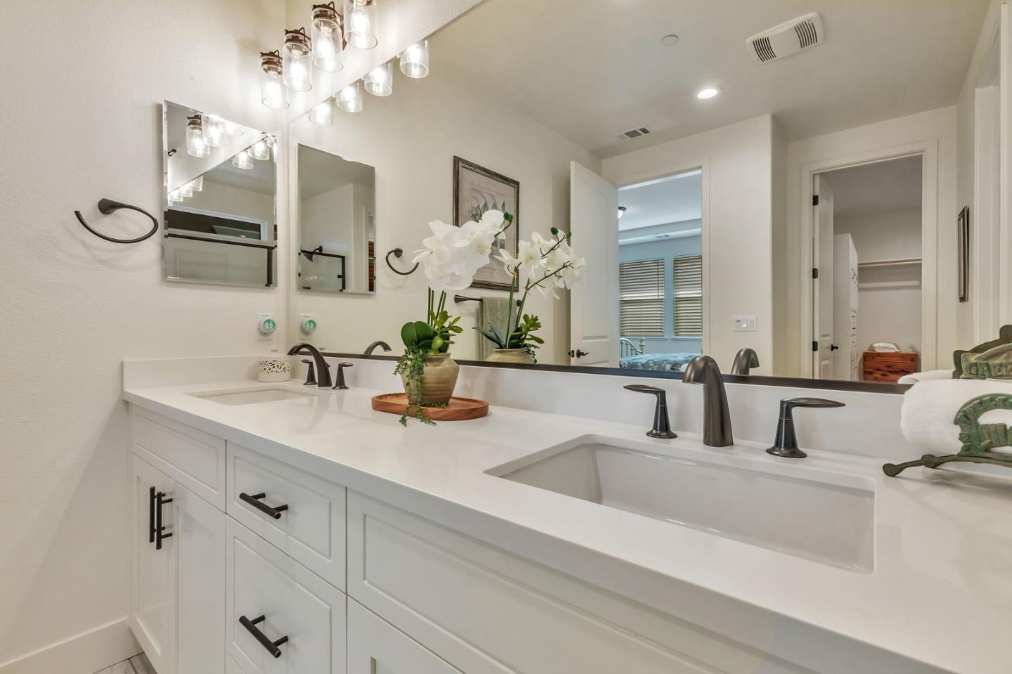 Detail Gallery Image 25 of 36 For 2071 Santoro Way, Hollister,  CA 95023 - 2 Beds | 2 Baths