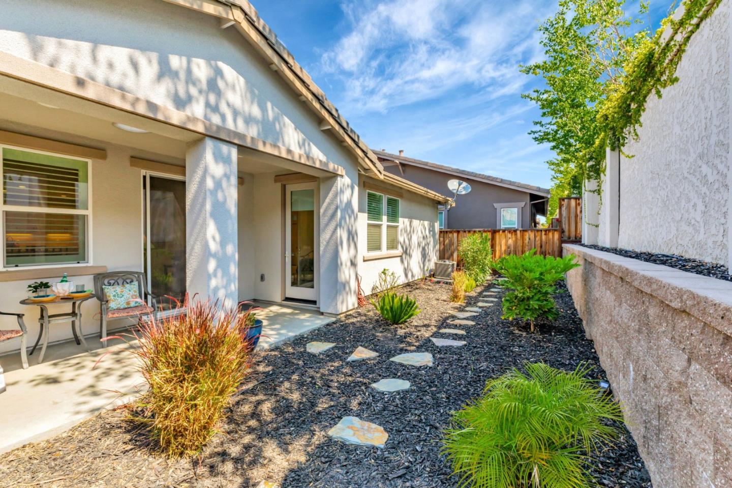 Detail Gallery Image 27 of 36 For 2071 Santoro Way, Hollister,  CA 95023 - 2 Beds | 2 Baths