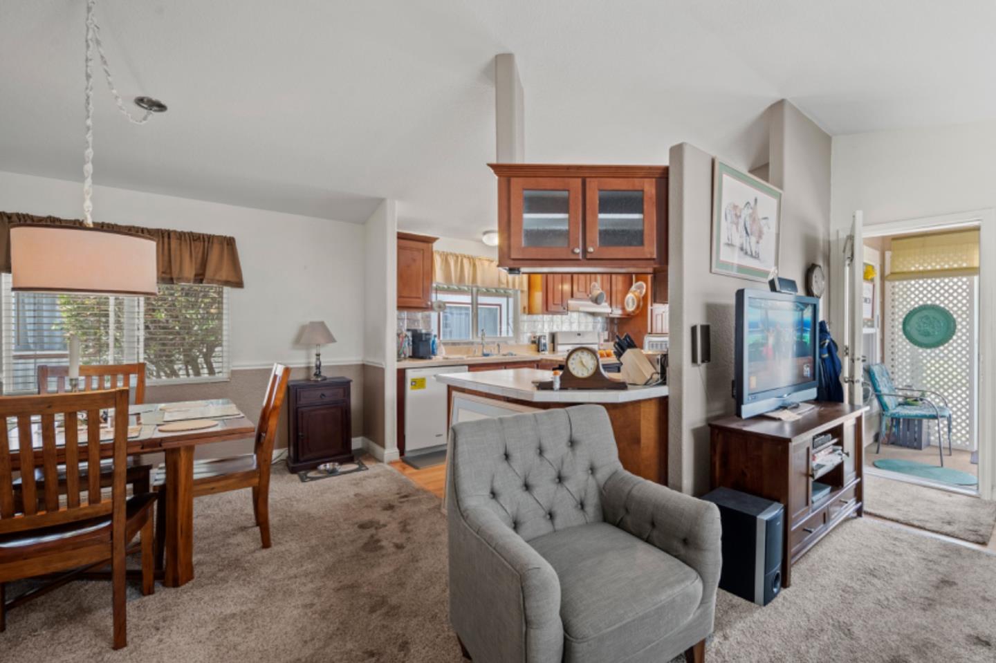 Detail Gallery Image 10 of 31 For 55 San Juan Grade Rd #100,  Salinas,  CA 93906 - 2 Beds | 2 Baths