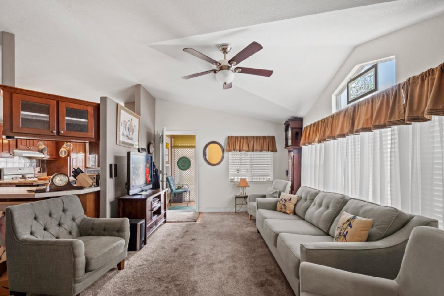 Detail Gallery Image 14 of 31 For 55 San Juan Grade Rd #100,  Salinas,  CA 93906 - 2 Beds | 2 Baths