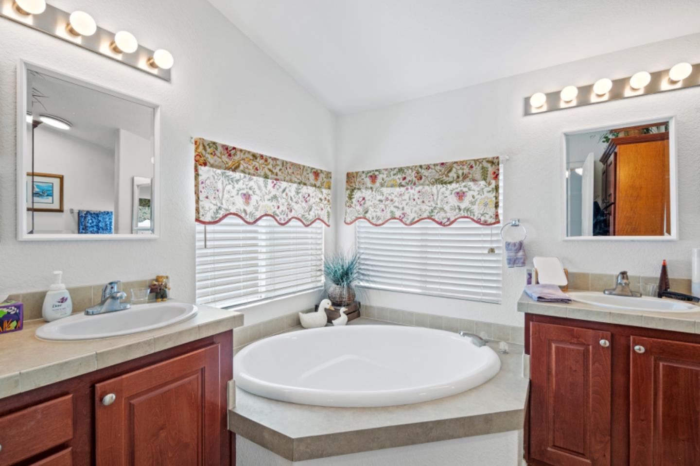 Detail Gallery Image 21 of 31 For 55 San Juan Grade Rd #100,  Salinas,  CA 93906 - 2 Beds | 2 Baths