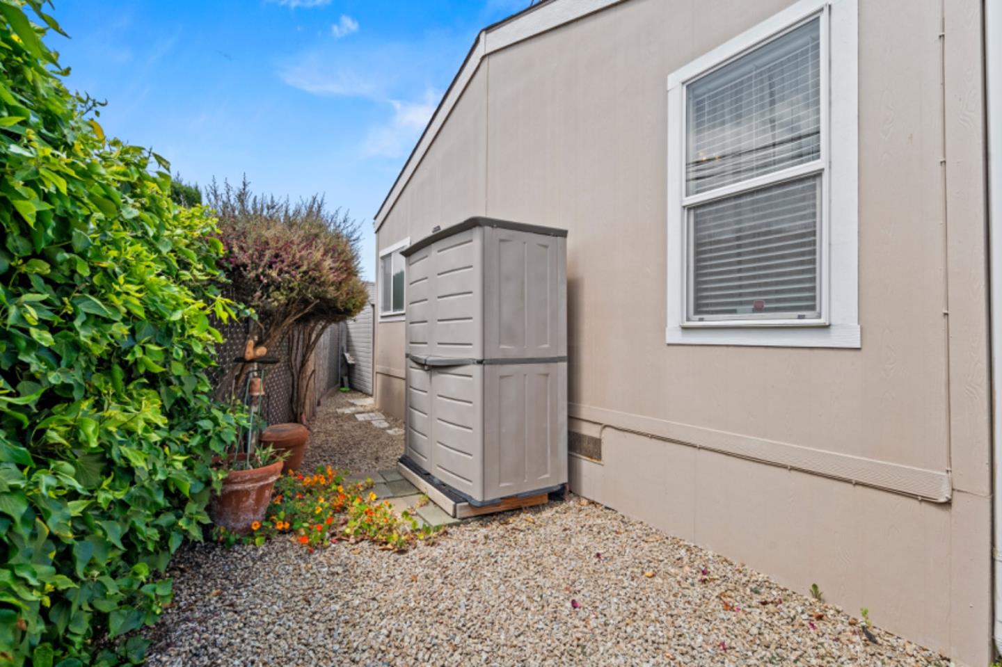 Detail Gallery Image 4 of 31 For 55 San Juan Grade Rd #100,  Salinas,  CA 93906 - 2 Beds | 2 Baths