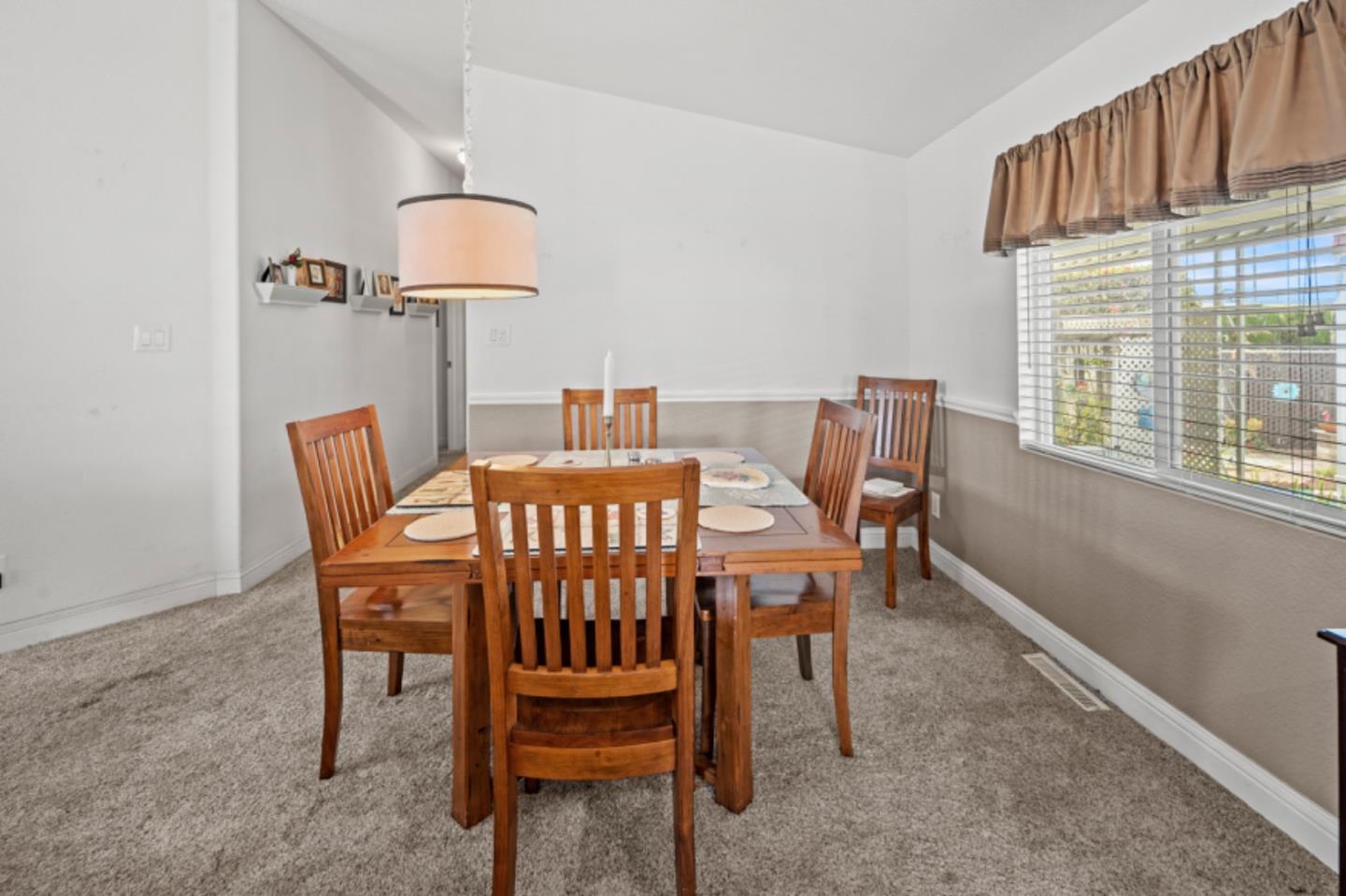 Detail Gallery Image 5 of 31 For 55 San Juan Grade Rd #100,  Salinas,  CA 93906 - 2 Beds | 2 Baths