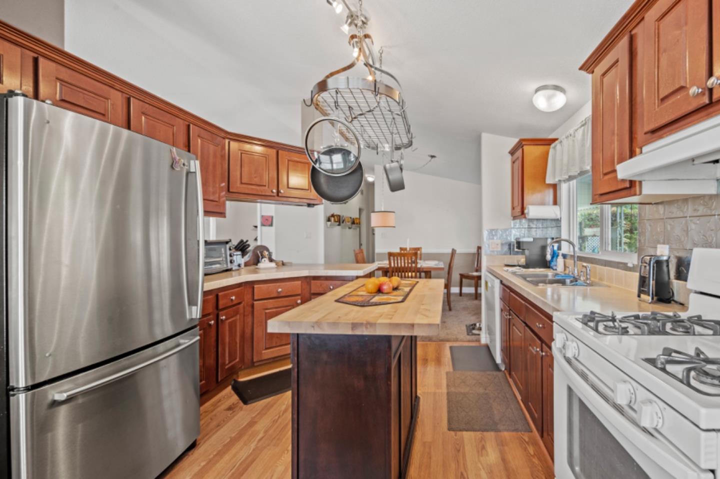 Detail Gallery Image 7 of 31 For 55 San Juan Grade Rd #100,  Salinas,  CA 93906 - 2 Beds | 2 Baths