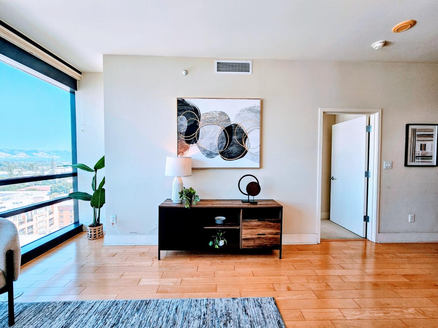 Detail Gallery Image 3 of 30 For 88 E San Fernando St #1407,  San Jose,  CA 95113 - 1 Beds | 1 Baths