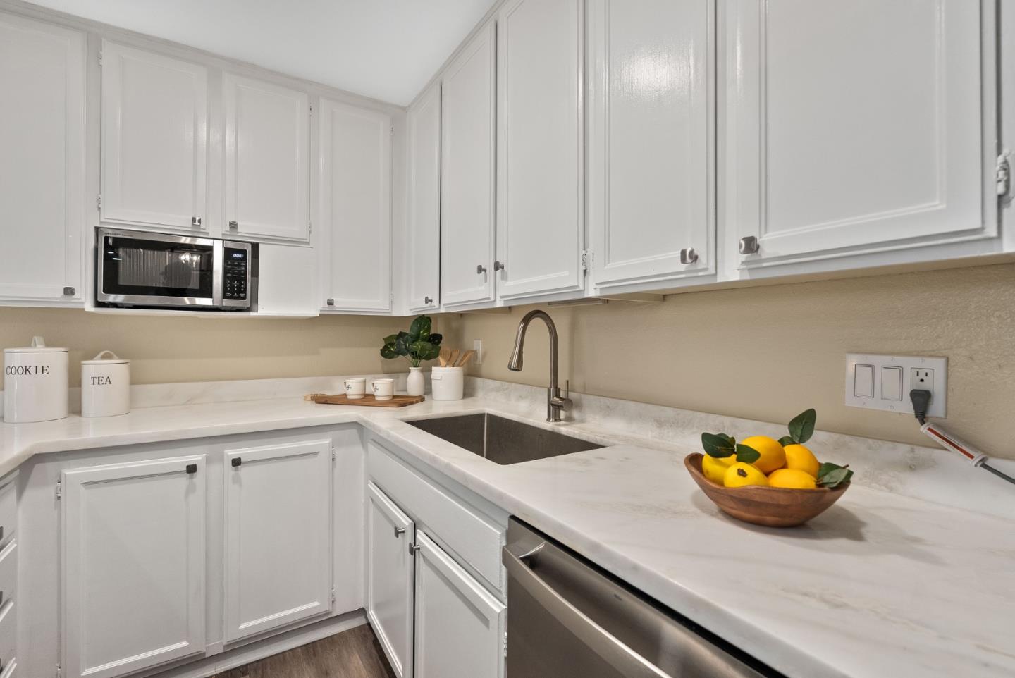 Detail Gallery Image 17 of 32 For 3591 S Bascom Ave #13,  Campbell,  CA 95008 - 2 Beds | 1/1 Baths