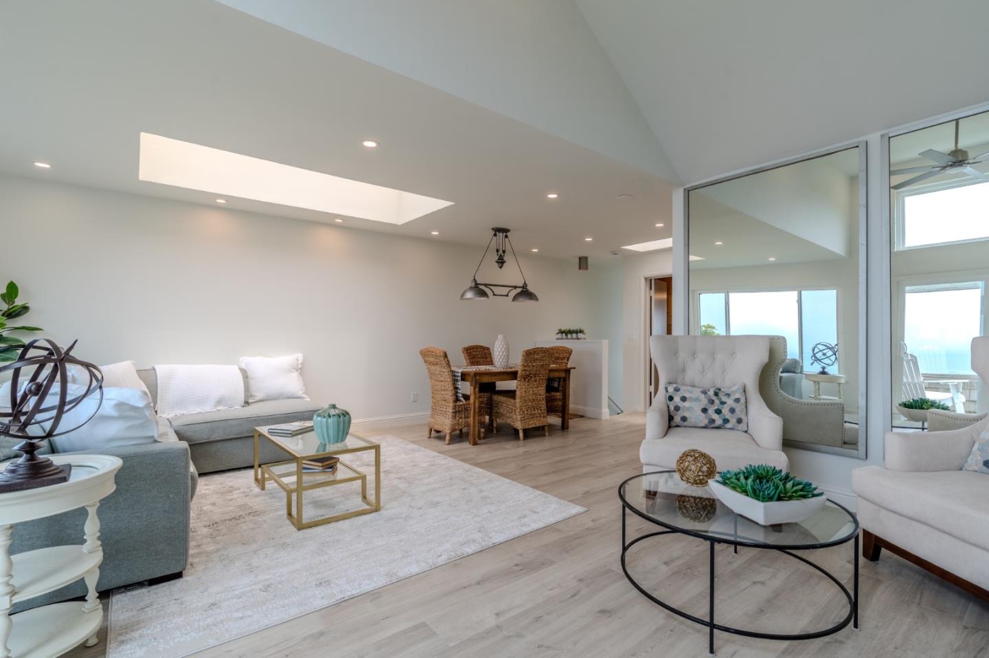 Detail Gallery Image 10 of 55 For 262 Beachview Ave #5,  Pacifica,  CA 94044 - 2 Beds | 2/1 Baths