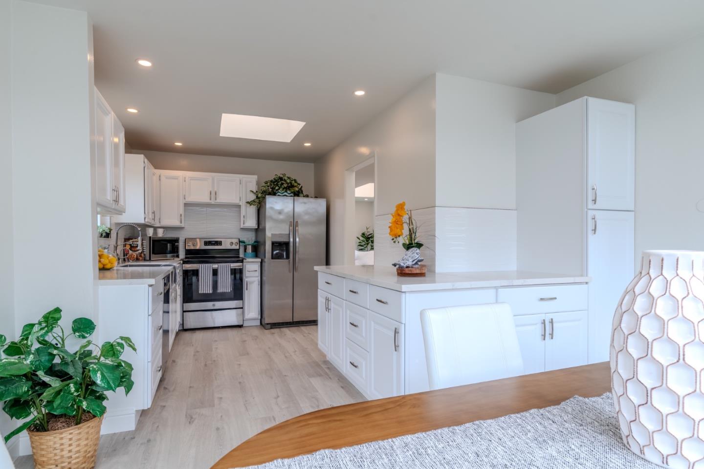 Detail Gallery Image 19 of 55 For 262 Beachview Ave #5,  Pacifica,  CA 94044 - 2 Beds | 2/1 Baths