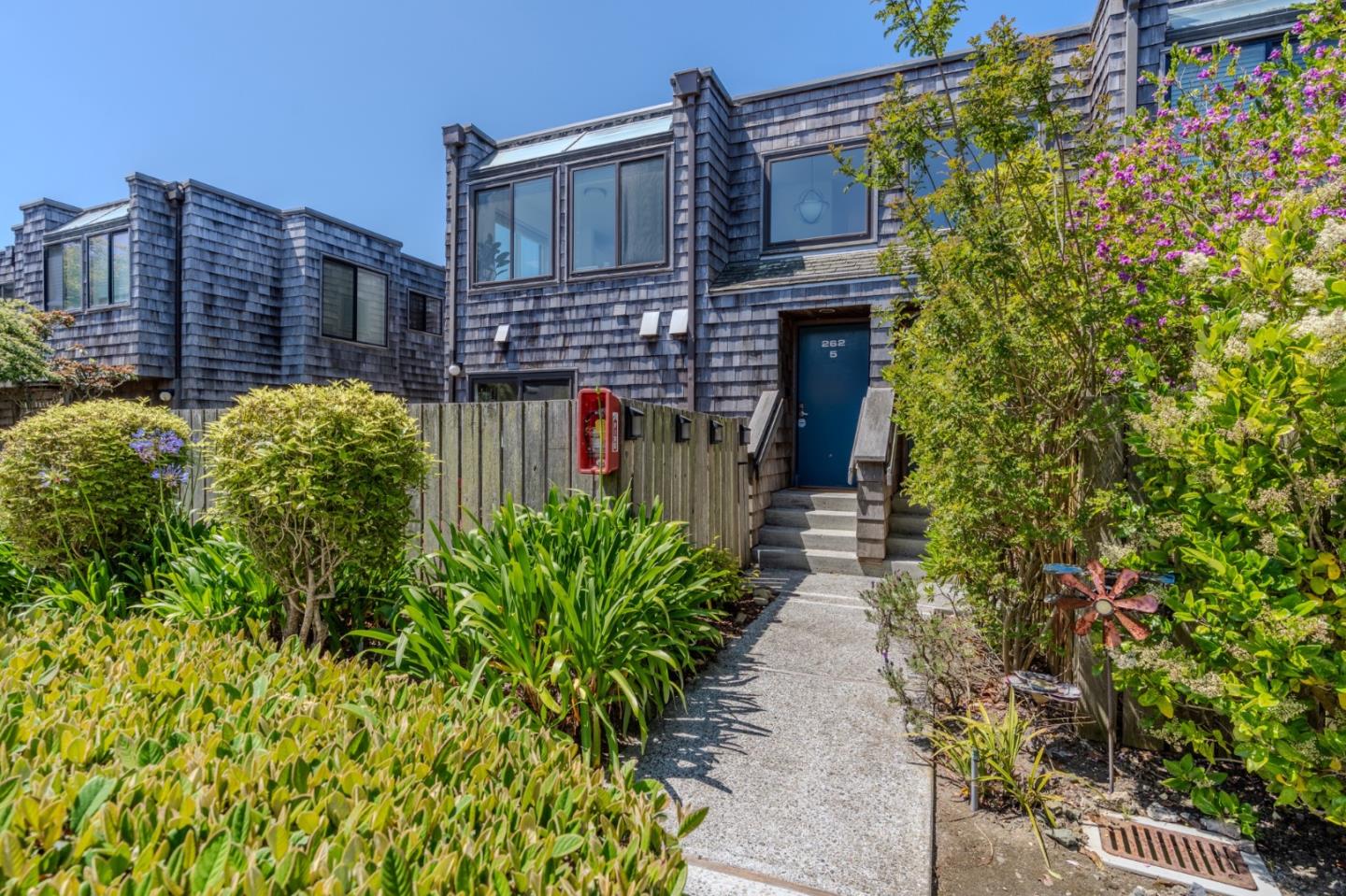 Detail Gallery Image 2 of 55 For 262 Beachview Ave #5,  Pacifica,  CA 94044 - 2 Beds | 2/1 Baths