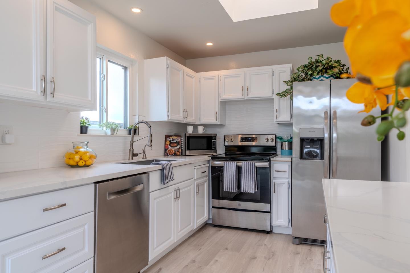 Detail Gallery Image 21 of 55 For 262 Beachview Ave #5,  Pacifica,  CA 94044 - 2 Beds | 2/1 Baths
