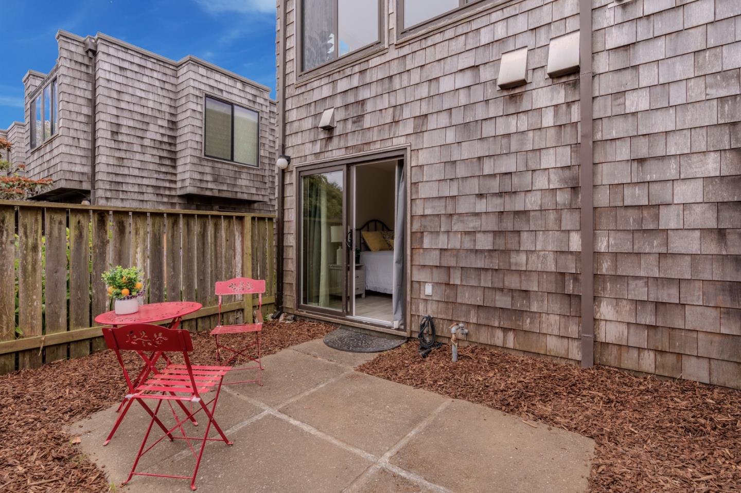 Detail Gallery Image 26 of 55 For 262 Beachview Ave #5,  Pacifica,  CA 94044 - 2 Beds | 2/1 Baths