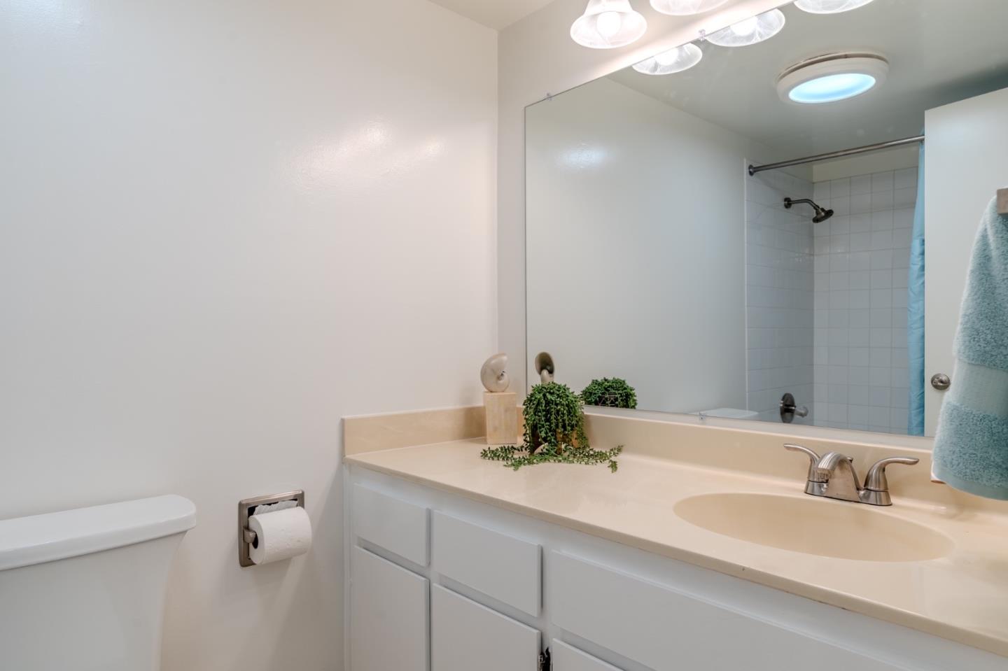 Detail Gallery Image 28 of 55 For 262 Beachview Ave #5,  Pacifica,  CA 94044 - 2 Beds | 2/1 Baths