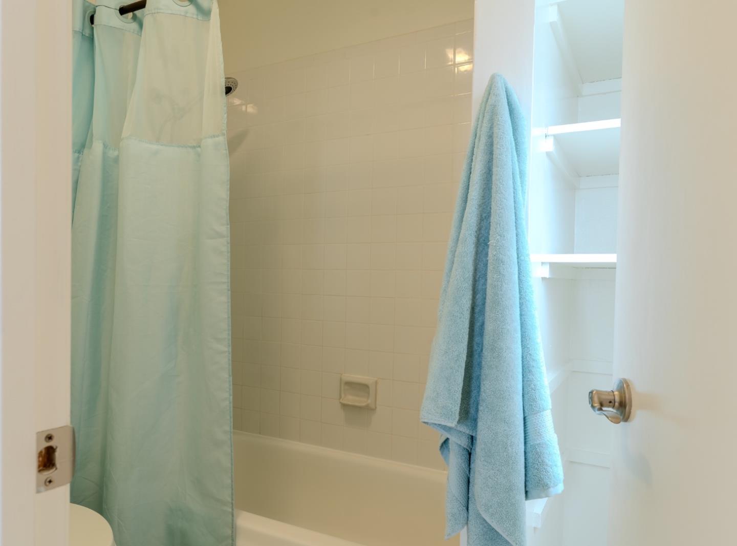 Detail Gallery Image 34 of 55 For 262 Beachview Ave #5,  Pacifica,  CA 94044 - 2 Beds | 2/1 Baths