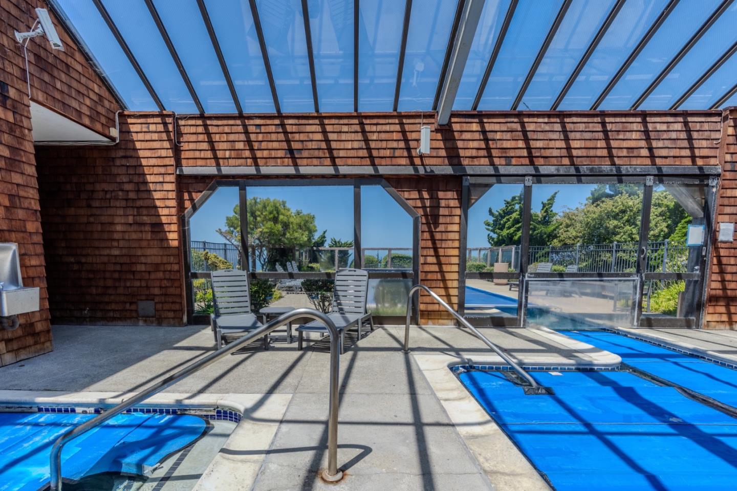 Detail Gallery Image 39 of 55 For 262 Beachview Ave #5,  Pacifica,  CA 94044 - 2 Beds | 2/1 Baths