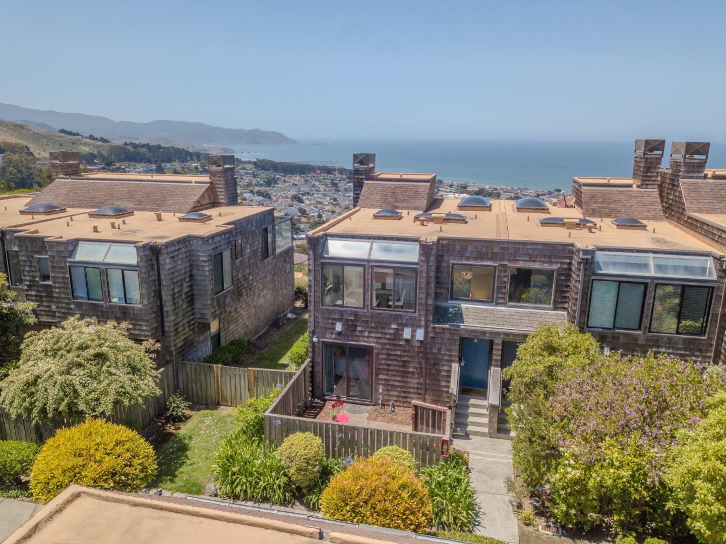 Detail Gallery Image 45 of 55 For 262 Beachview Ave #5,  Pacifica,  CA 94044 - 2 Beds | 2/1 Baths