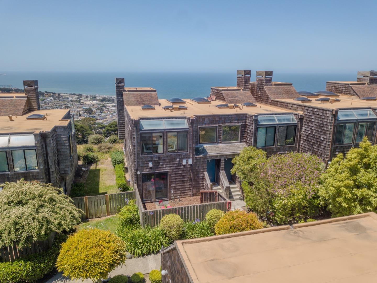Detail Gallery Image 46 of 55 For 262 Beachview Ave #5,  Pacifica,  CA 94044 - 2 Beds | 2/1 Baths