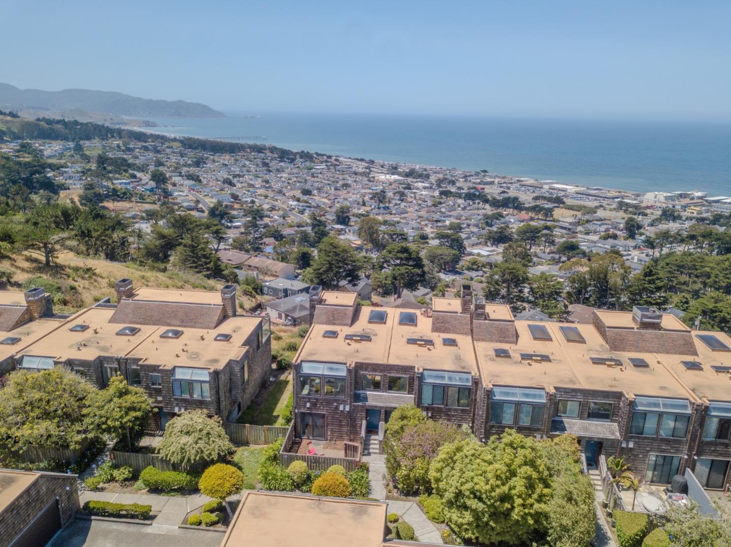 Detail Gallery Image 47 of 55 For 262 Beachview Ave #5,  Pacifica,  CA 94044 - 2 Beds | 2/1 Baths