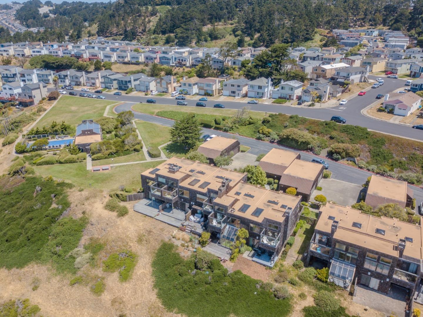Detail Gallery Image 50 of 55 For 262 Beachview Ave #5,  Pacifica,  CA 94044 - 2 Beds | 2/1 Baths