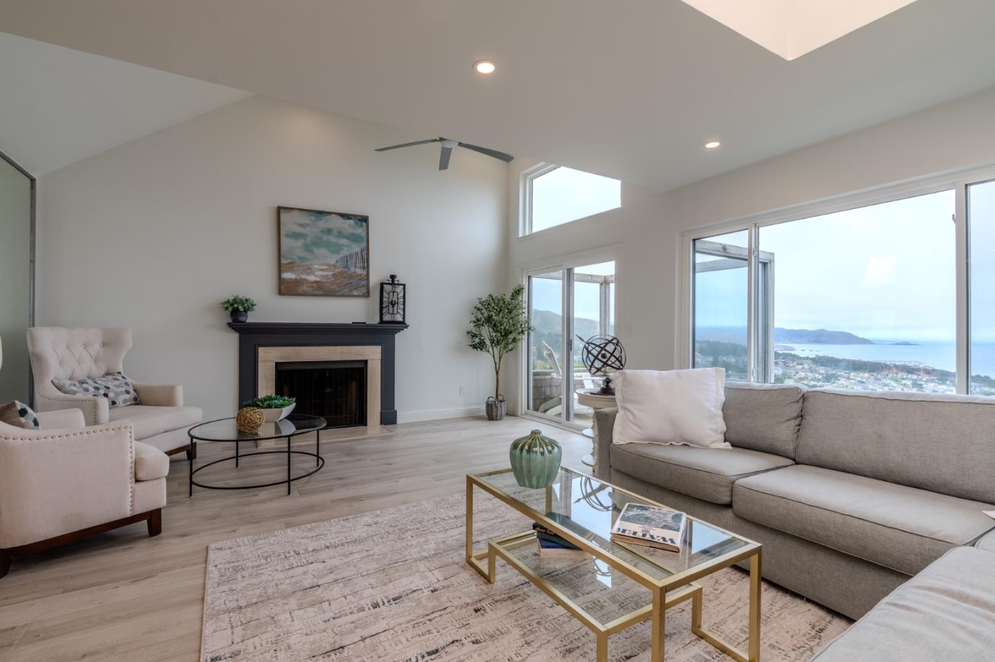 Detail Gallery Image 6 of 55 For 262 Beachview Ave #5,  Pacifica,  CA 94044 - 2 Beds | 2/1 Baths