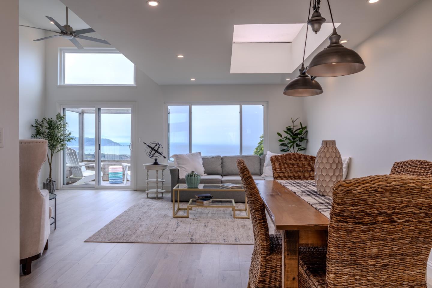 Detail Gallery Image 7 of 55 For 262 Beachview Ave #5,  Pacifica,  CA 94044 - 2 Beds | 2/1 Baths